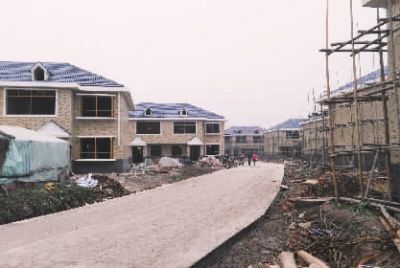 建設中的江洲墟場安置小區(qū)。